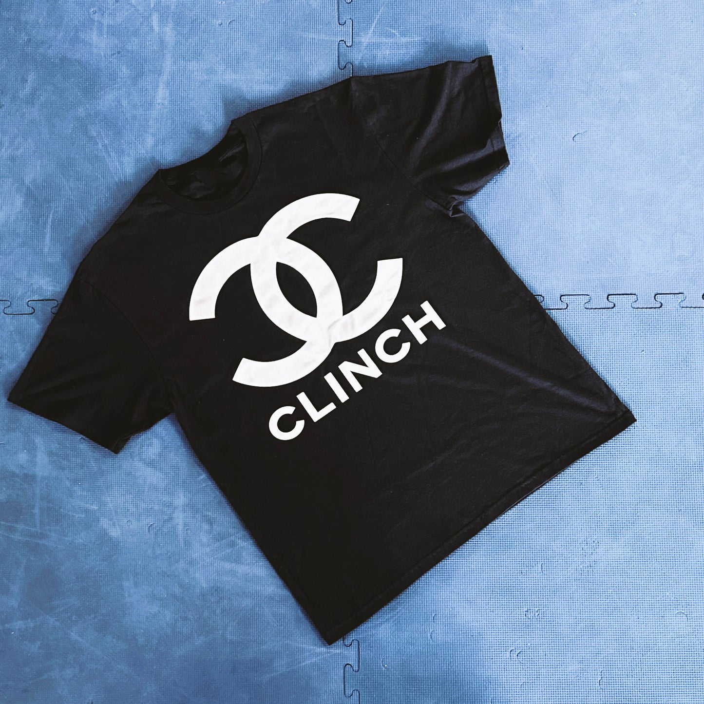 CLINCH TEE